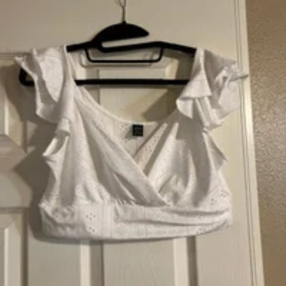 White short sleeves